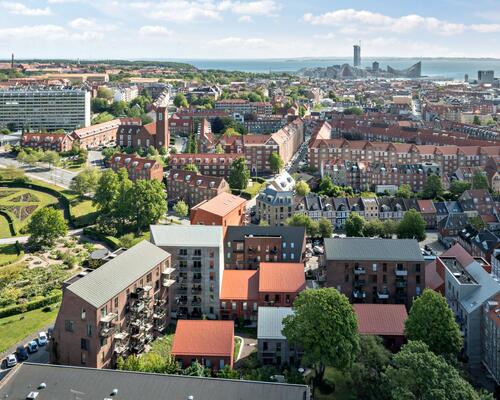 Indbydende 2-værelses lejlighed midt i Aarhus C