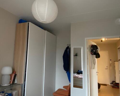 2-værelses lejlighed m. stor altan og eftermiddags og aftensol til solen går ned