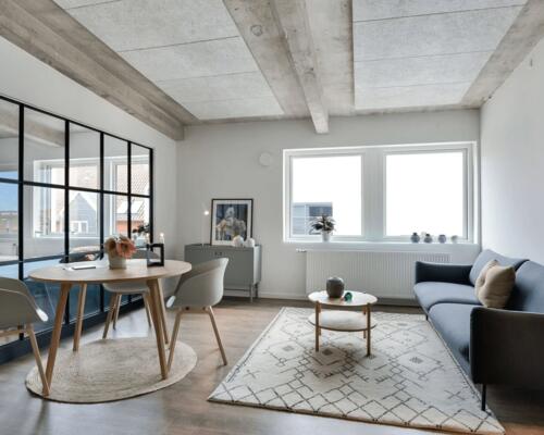 Indbydende lejlighed med industriel charme i Aalborg Vestby