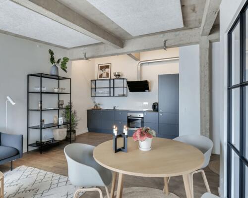 Indbydende lejlighed med industriel charme i Aalborg Vestby