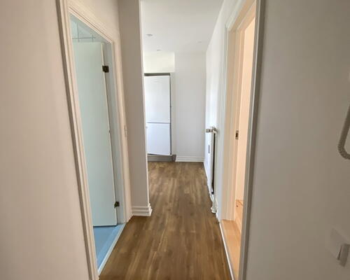 Flot renoveret 3-værelses på 97 m2 med stort, grønt gårdmiljø – tæt på Havnefronten, Nordkraft og gågaden