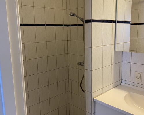 Hyggelig 3-værelses med åbent køkken, franske døre og gårdmiljø – tæt på Aalborg Centrum