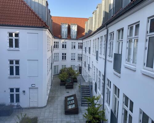 Super egoistlejlighed med udsigt over byens tage