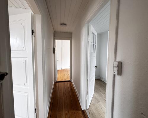 Flot lejlighed i hjertet af Rødkærsbro er nu til leje