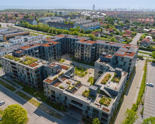 Delevenlig penthouse - to altaner