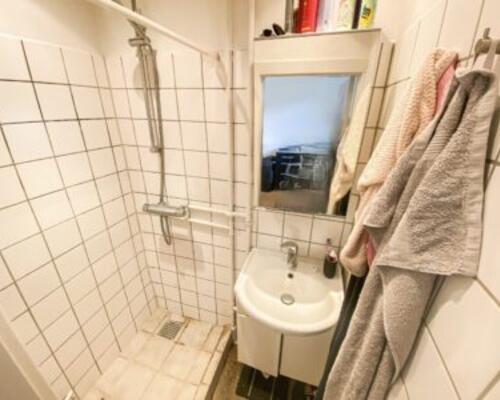 Dejlig og rummelig 2-værelses lejlighed i øgadekvarteret