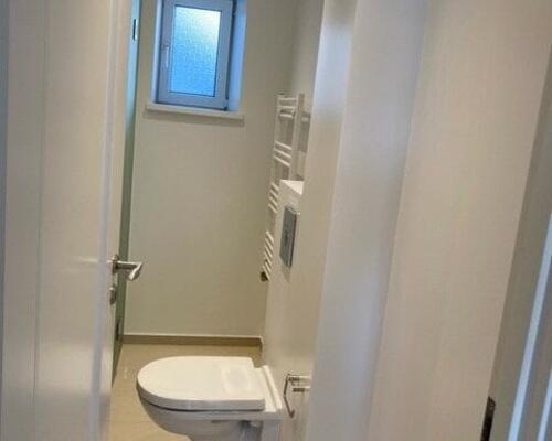 Indbydende lejlighed med altan i Aalborg