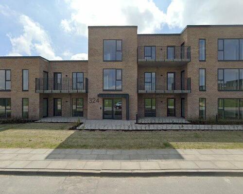 Kvalitetsrig 3-værelses lejlighed med altan og i naturskønt område