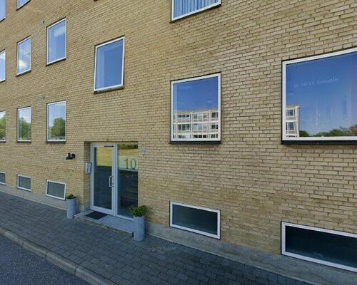 Stor 5-værelses bolig med vaskesøjle og altan