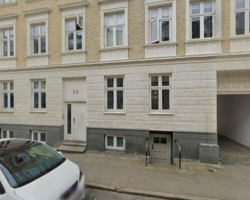 Lys 2-værelses lejlighed med god planløsning i centrum af Aalborg