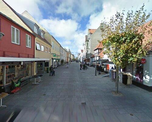 Lys og hyggelig lejlighed udlejes.