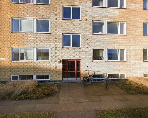 Hyggelig 2-værelses lejlighed med altan i Hejredalsparken