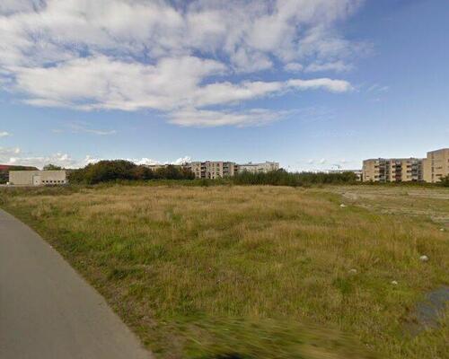 Stor, rummelig lejlighed i to etager og med terrasse