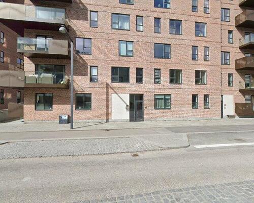 2 værelses lejlighed med hjørnealtan og stort soveværelse