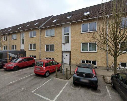 Lysfyldt 2-værelses lejlighed nær vandet i Nørresundby