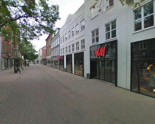 Skøn lys og centralt placeret 2 væreslses lejlighed