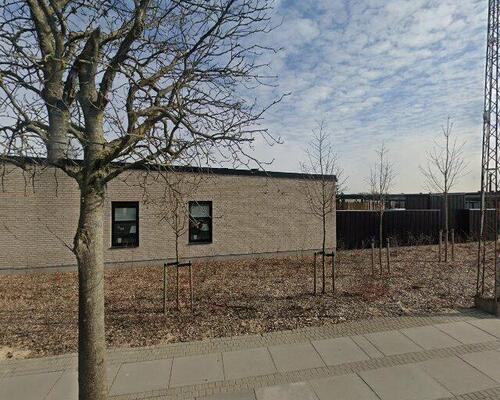 Moderne rækkehus med lys og privat have i Vadum