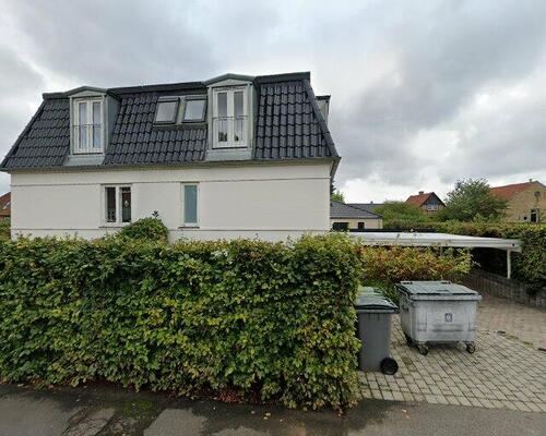 Flot patriciervilla med plads til stor familie - Hele 250 etagemeter