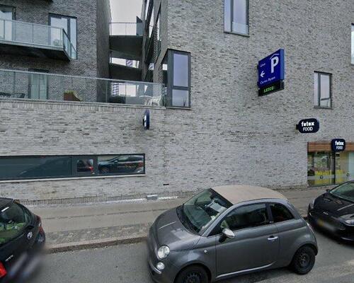 Flot 4-værelses lejlighed med altan i Bryggerhaven