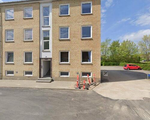 Indbydende 2-værelses lejlighed med altan i Nørresundby