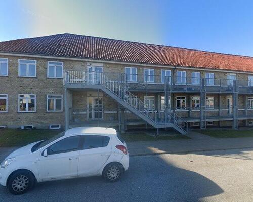 Rummelig 3-værelses lejlighed i Vejgaard med altan