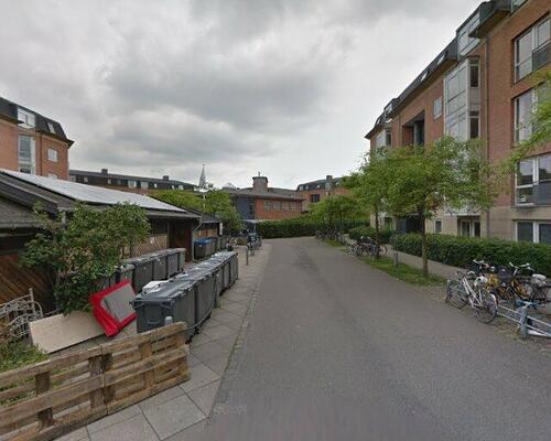 Flot 2 værelses lejlighed med masser af lys