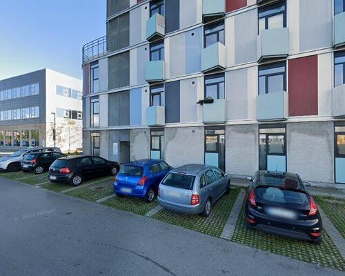 4 værelses lejlighed med eftermiddagssol på altanen