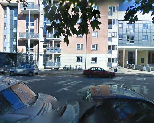 3 værelses lejlighed med fantastisk lysindfald, rummelig stue og separat køkken