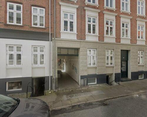 Lys og rummelig lejlighed i hjertet af Aalborg