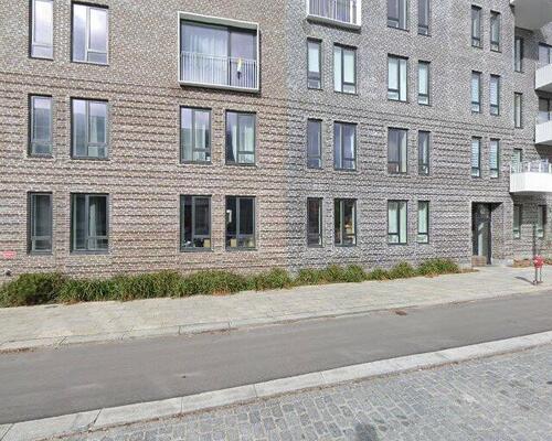 Familievenlig lejlighed med god plads og vestvendt altan