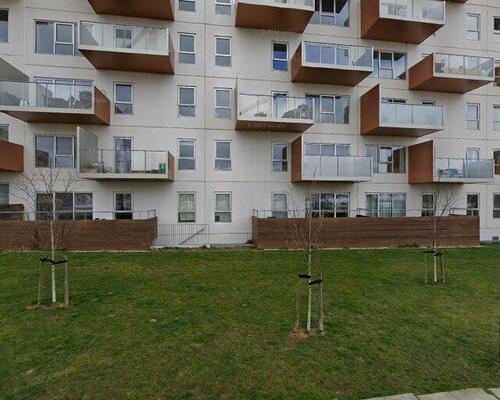 To altaner med udsigt over Kalvebod Fælled