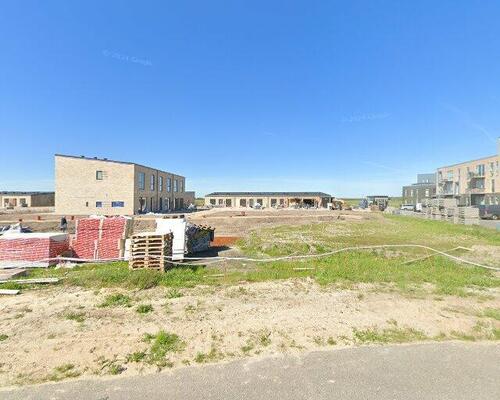 Lys og moderne 4-værelses lejlighed med altan