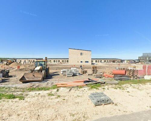 Stilren 4-værelses lejlighed med skøn altan