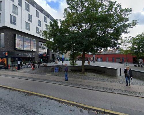 Unik 5-værelses rækkehus på toppen af Vanløse med egen altan, alt i hårde hvidevarer og med plads til hele familien!