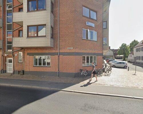 Lys og indbydende lejlighed nær Odense Å