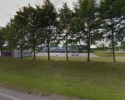 Velindrettet 3 værelses lejlighed med stor opholdsstue og sydvendt altan