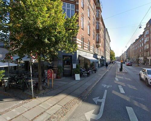 Smuk 5 værelses herskabslejlighed med 2 badeværelser