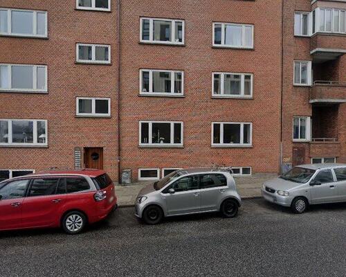 Moderne lejlighed med stor altan og fjordudsigt i Aalborg