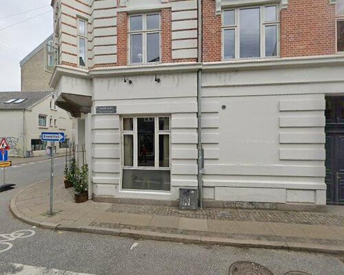 Charmerende taglejlighed med lys og charme i Aalborg