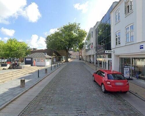 Attraktiv lejlighed i centrum