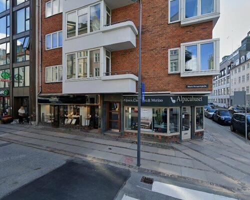 Totalrenoveret møbleret lejlighed | København K.