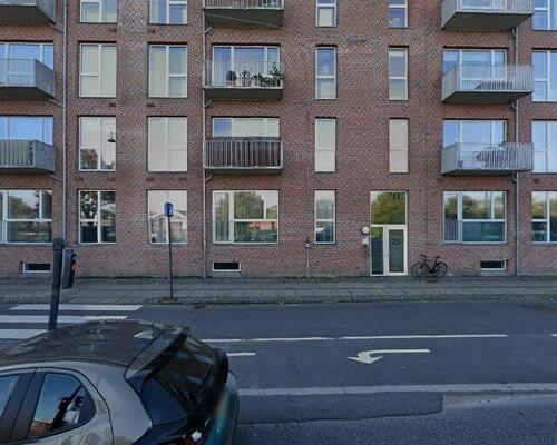 Flot udsigts lejlighed med elevator tæt på city