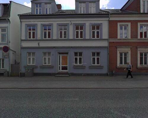 Fin 2 værelses tæt på centrum