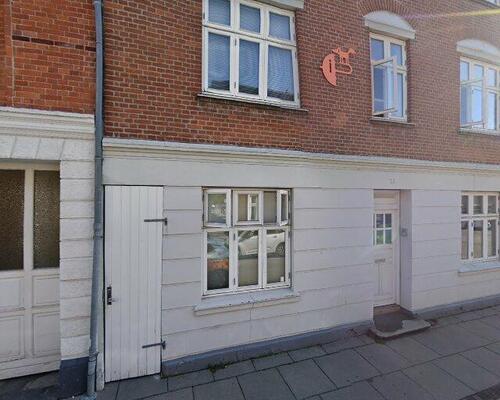 Flot 3. værelses lejlighed med god placering