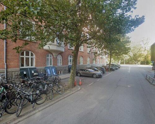 Smuk lejlighed med stor tagterrasse
