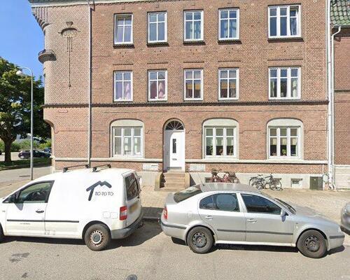 Flot 2. værelses lejlighed med egen terrasse og udsigt over Fredericia havn.
