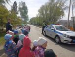 Сотрудники ДПС в гостях у дошколят!