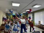 Участие в подготовке и проведении ежегодного Дня флага