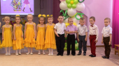 Поздравляем бабушек и мам