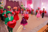 Весенний утренник "Сказочный подарок"